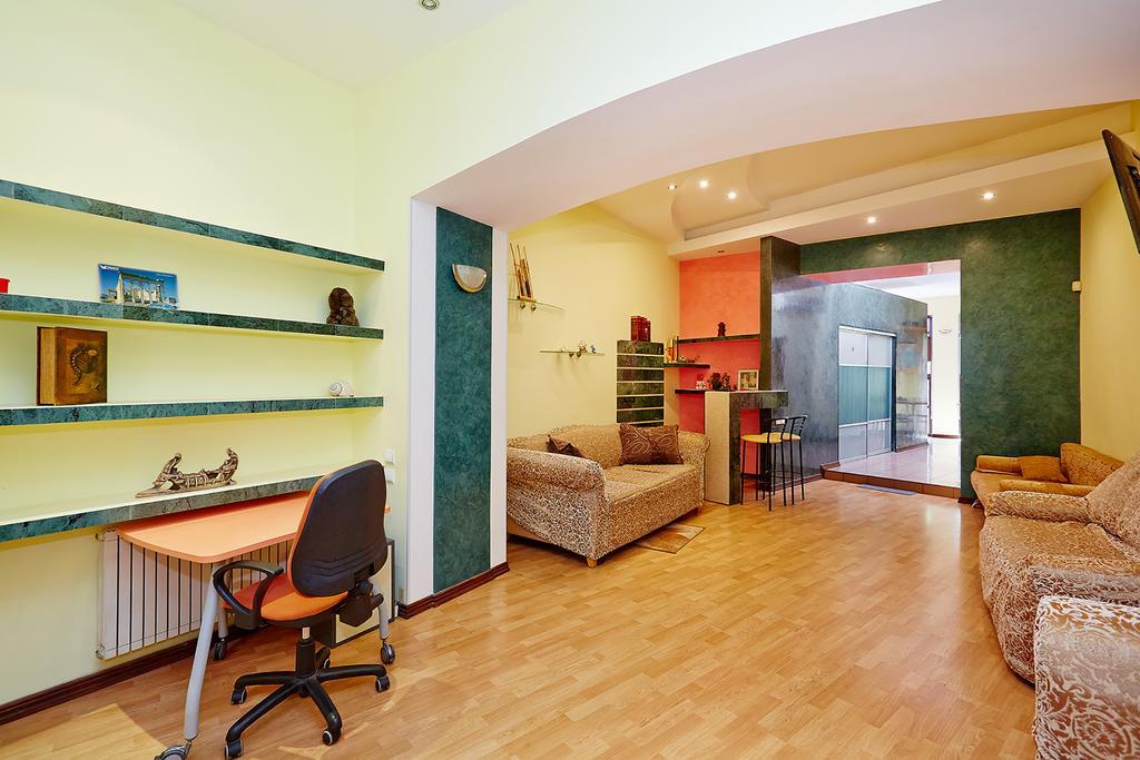 Apartment Deribasovskaya With Jacuzzi โอเดสซา ภายนอก รูปภาพ